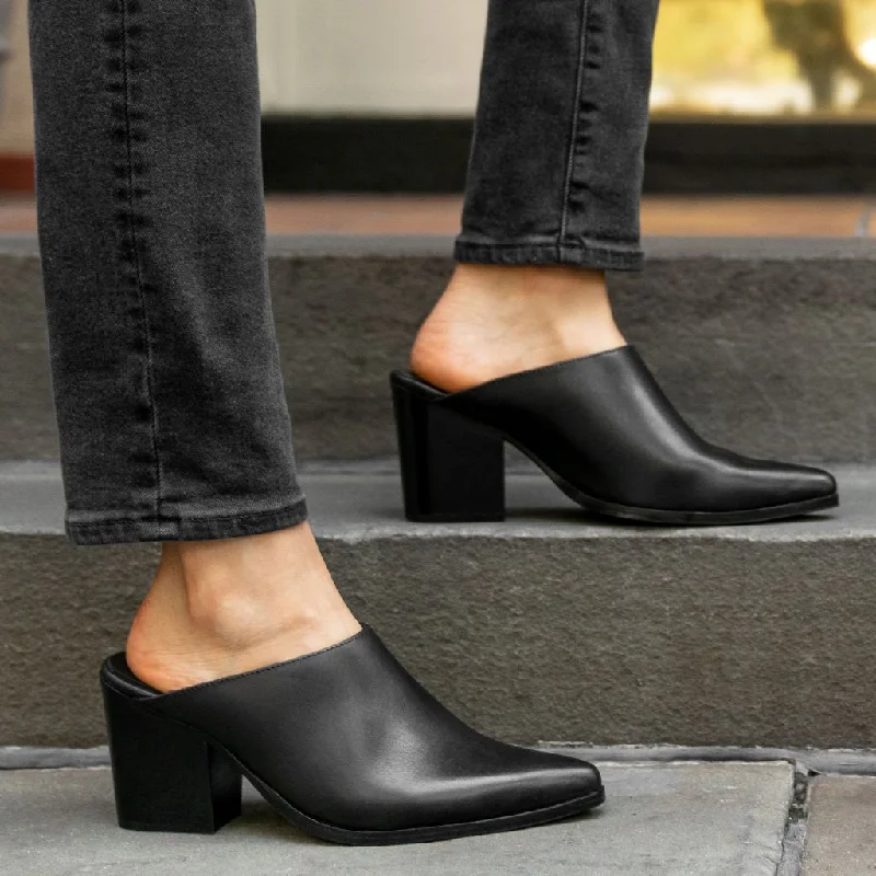 womens-summer-leather-mule-black